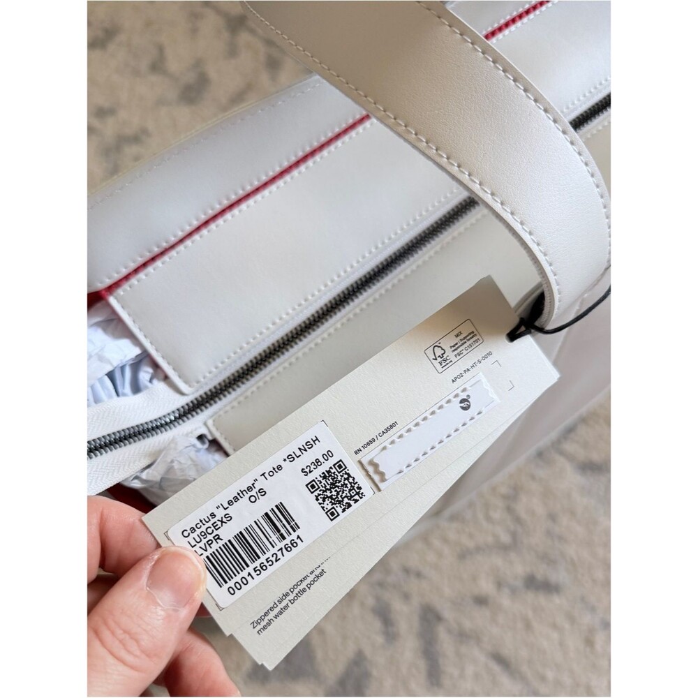 lululemon athletica Cactus "Leather" Tote - Picture 3 of 3